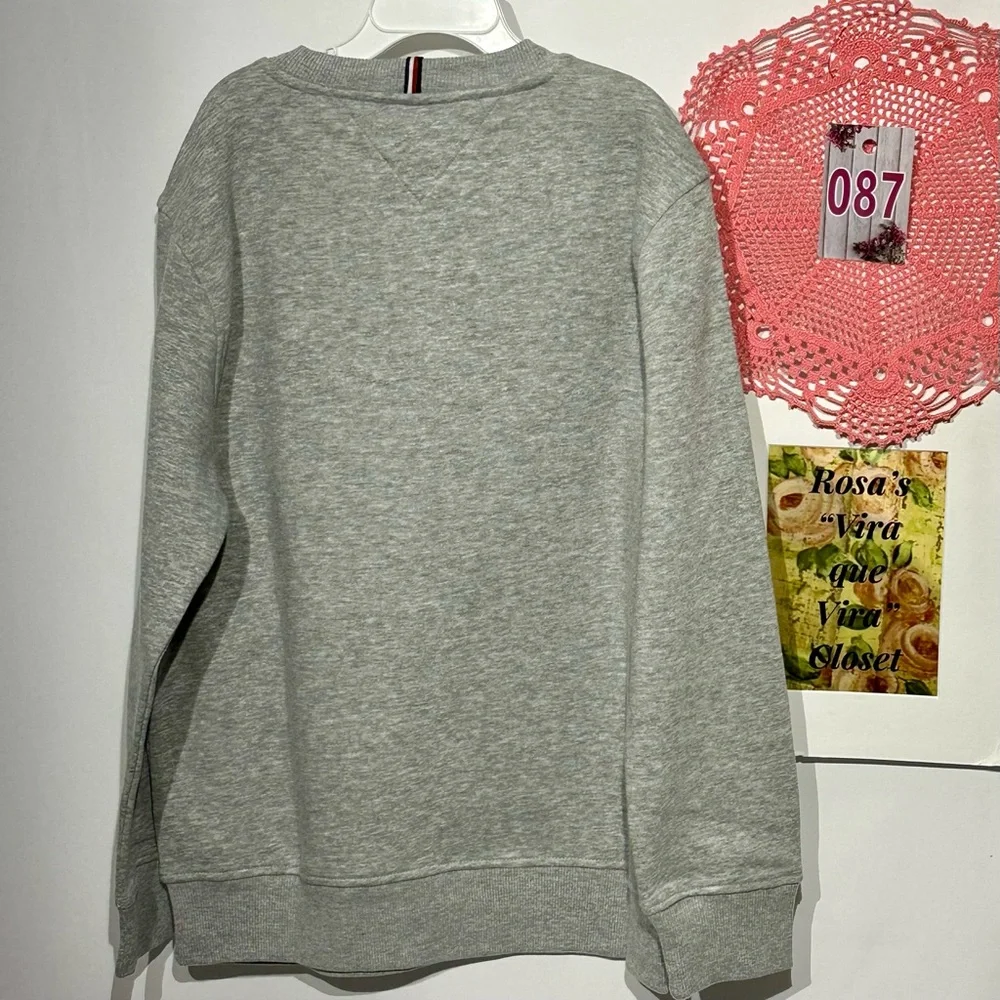 Tommy Hilfiger NWT Boys Grey/Heather Crewneck Sweatshirt Size M (12/14) - Picture 3 of 8